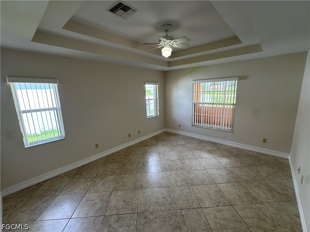 4914 7th St W Property Photo 17