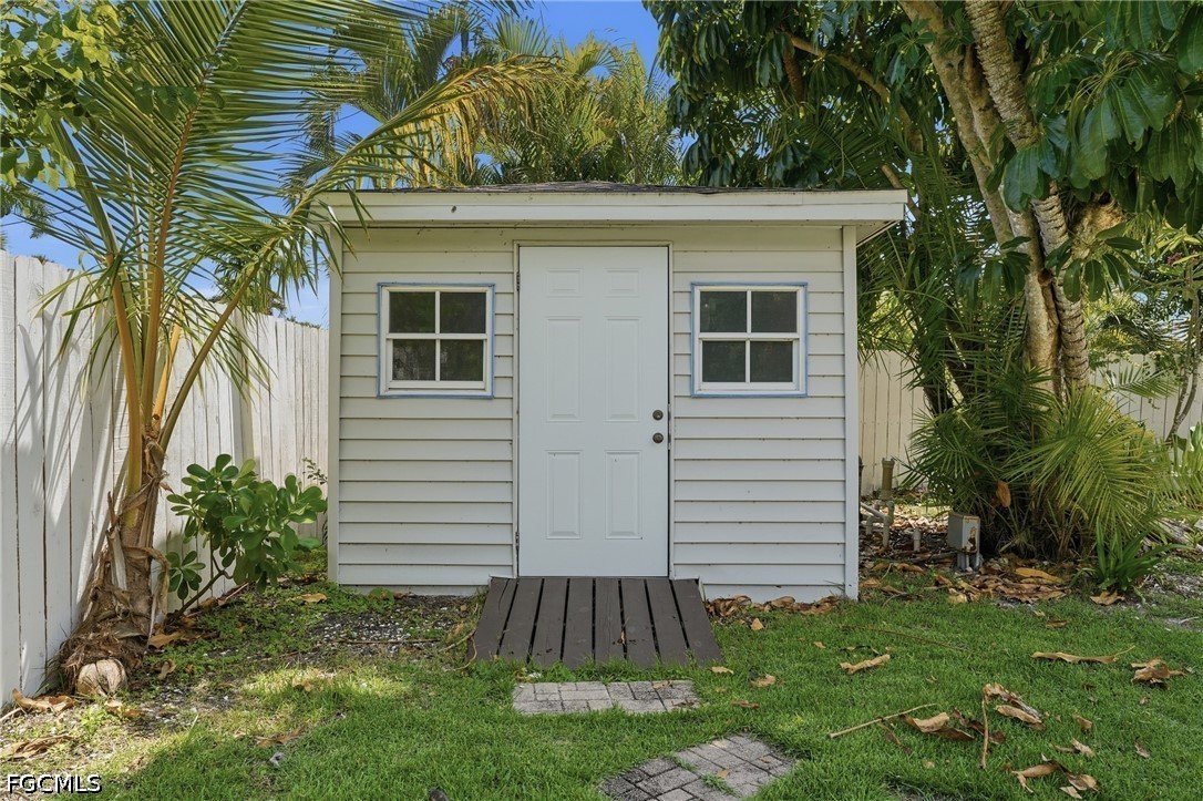 1358 Hopedale Dr Property Photo 44