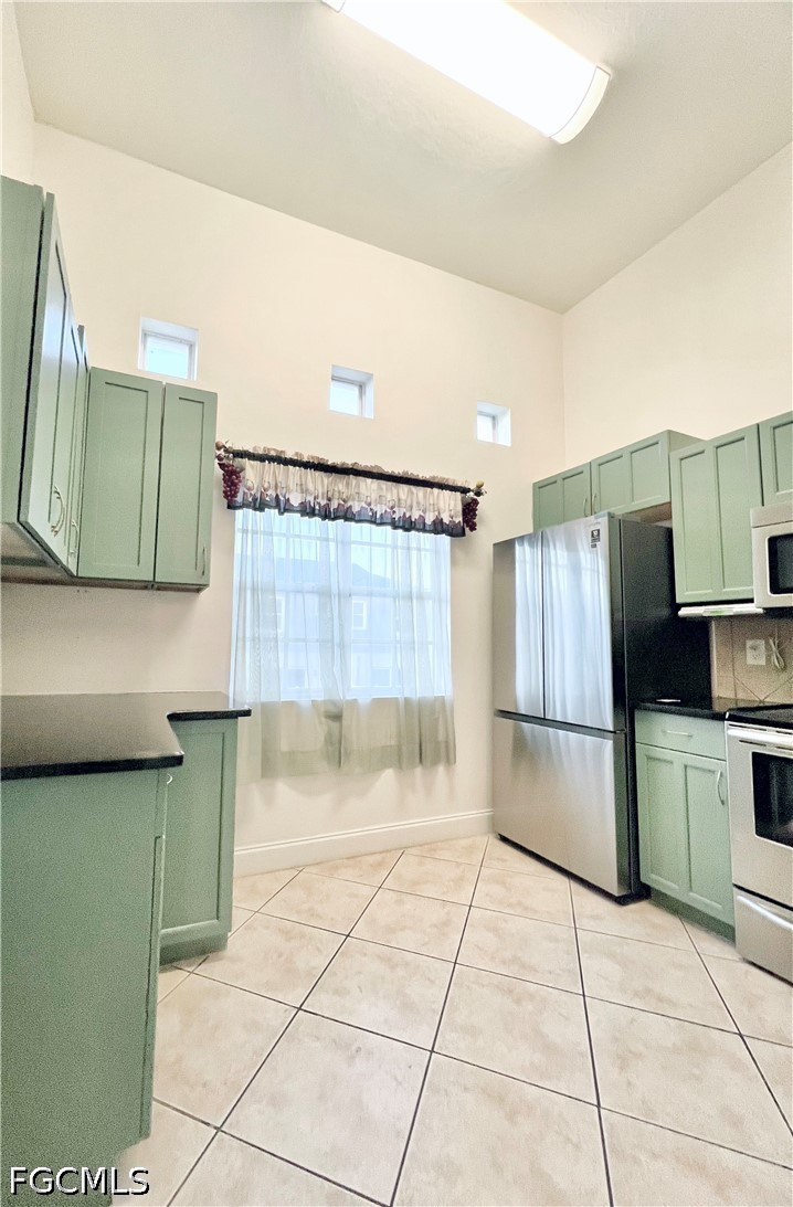 3417 Winkler Ave 602 Property Photo 5
