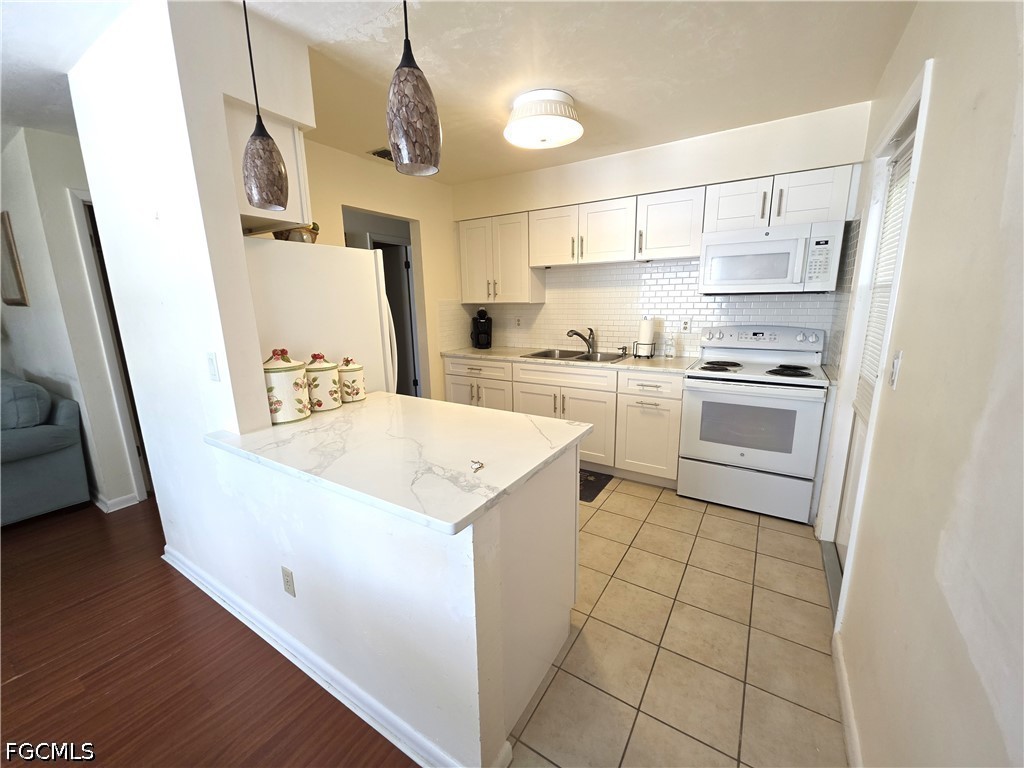 1 Dutch Iris Ln Property Photo 5
