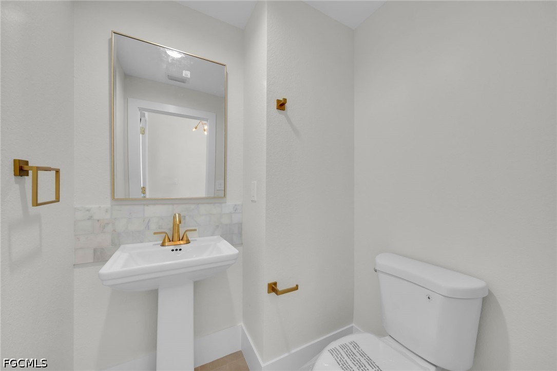 1213 Nw 25th Pl Property Photo 15