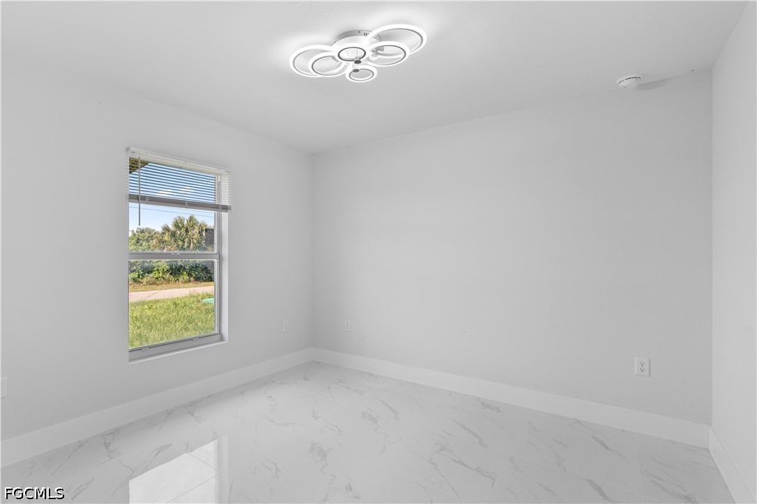 413 Eisenhower Blvd Property Photo 16