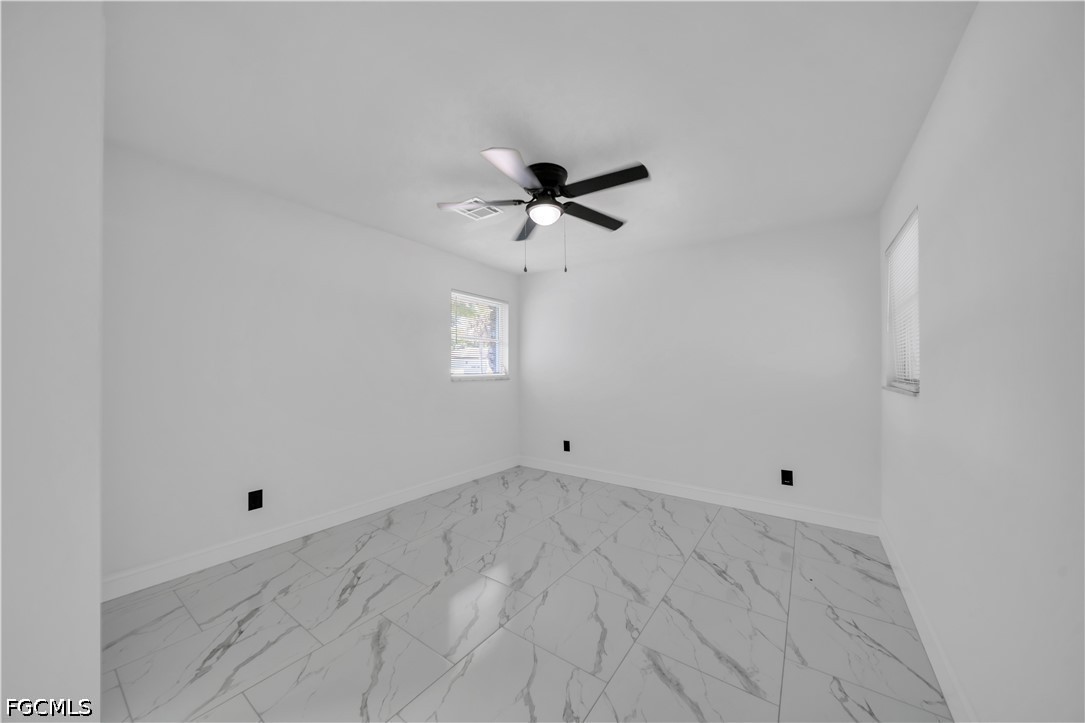 139 E Lake Dr Property Photo 34