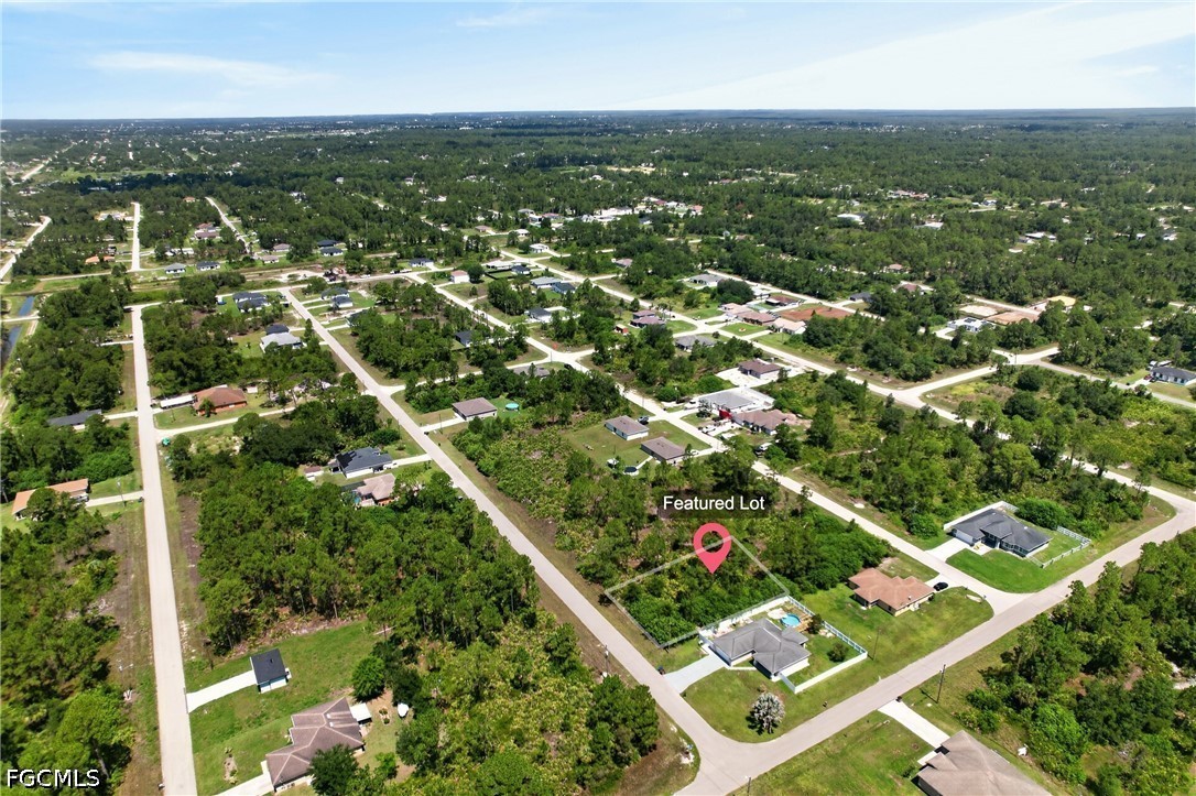1141 Cove St E Property Photo 5