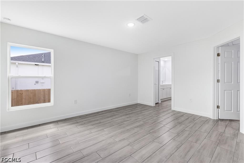 1242 Echard St E Property Photo 17