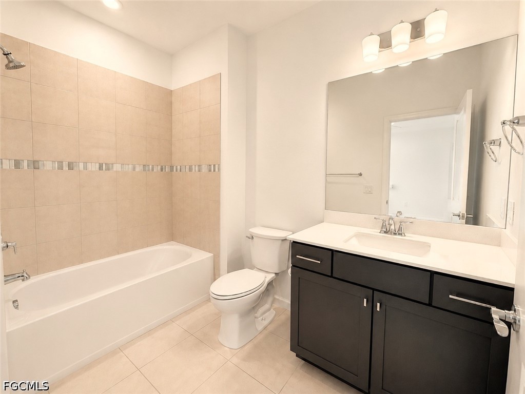 42723 Valley Brooks St Property Photo 12