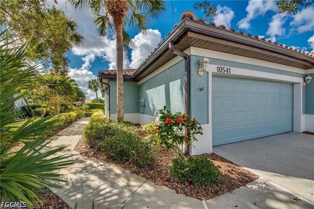 10541 Diamante Way Property Photo 2