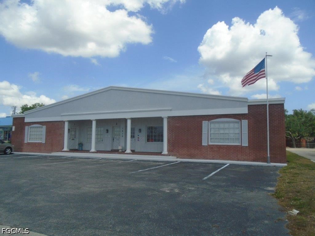 1415 Colonial Blvd 2 Property Photo 2