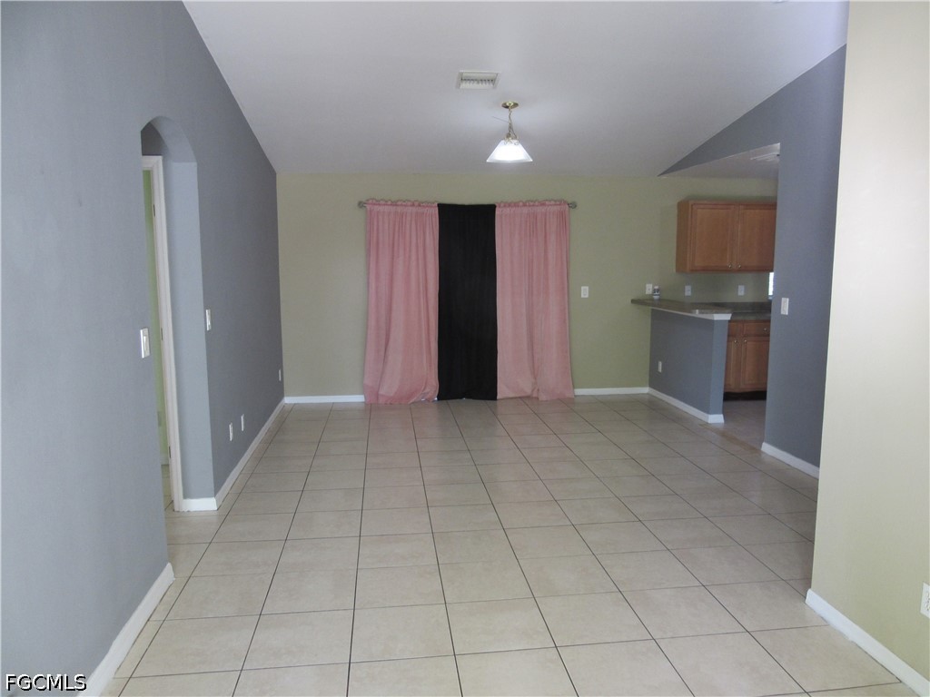 922 Eisenhower Blvd Property Photo 3