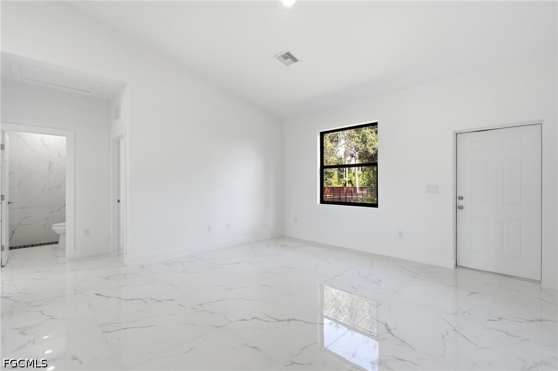 156 Carousel Ave Property Photo 3