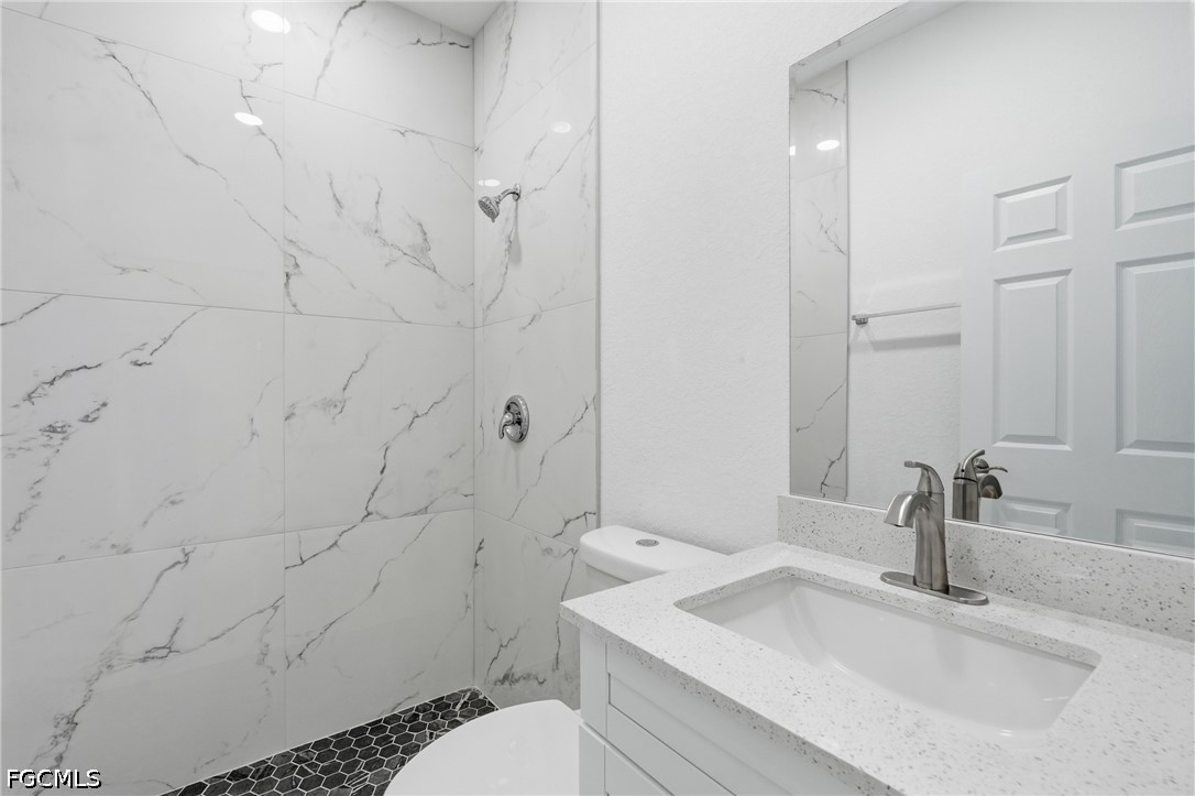 156 Carousel Ave Property Photo 18