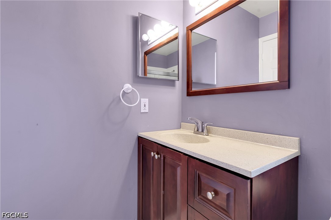 22203 Seashore Cir Property Photo 33