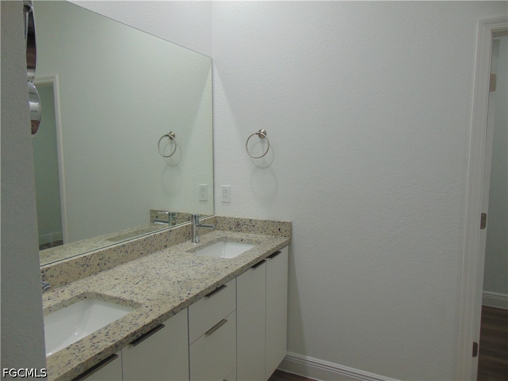 9020 E Castle Cir Property Photo 20