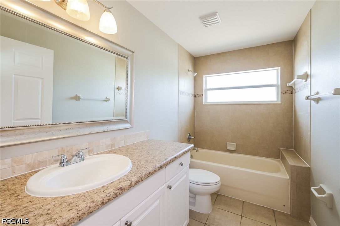 3201 42nd St Sw Property Photo 9