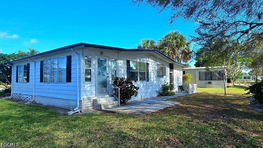 537 Charlemagne Blvd Property Photo 3