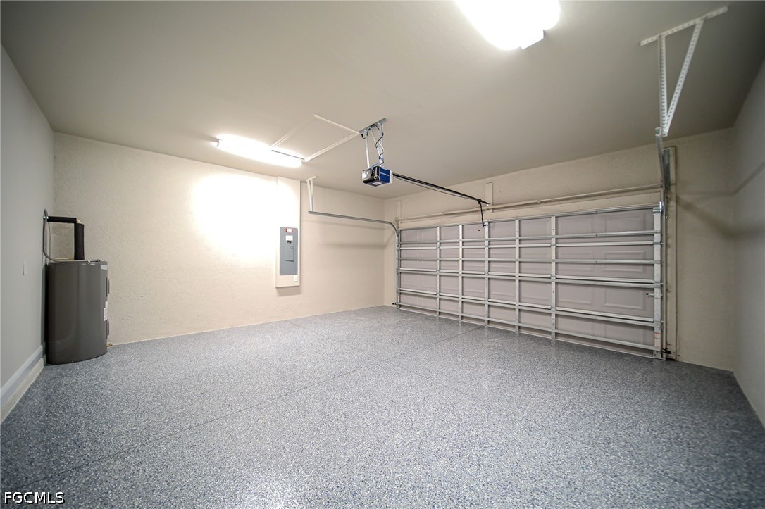 923 Binkley St E Property Photo 19
