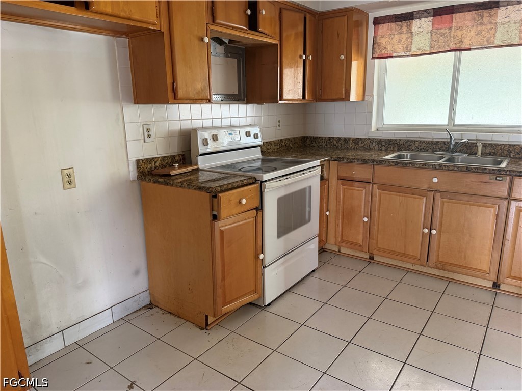 4143 Country Club Blvd Property Photo 3