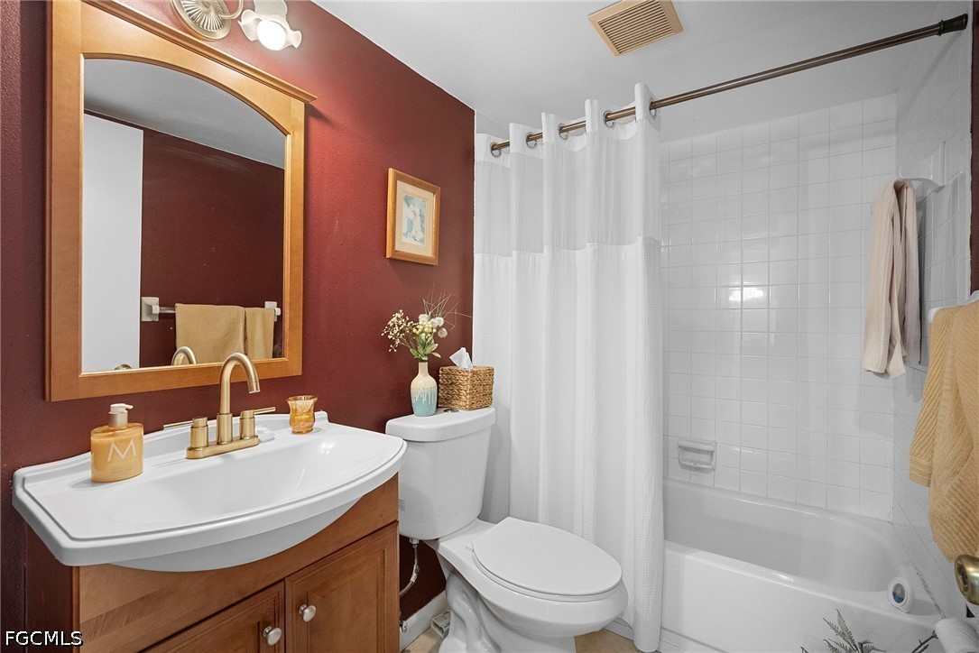 5272 Cedarbend Dr 1 Property Photo 16