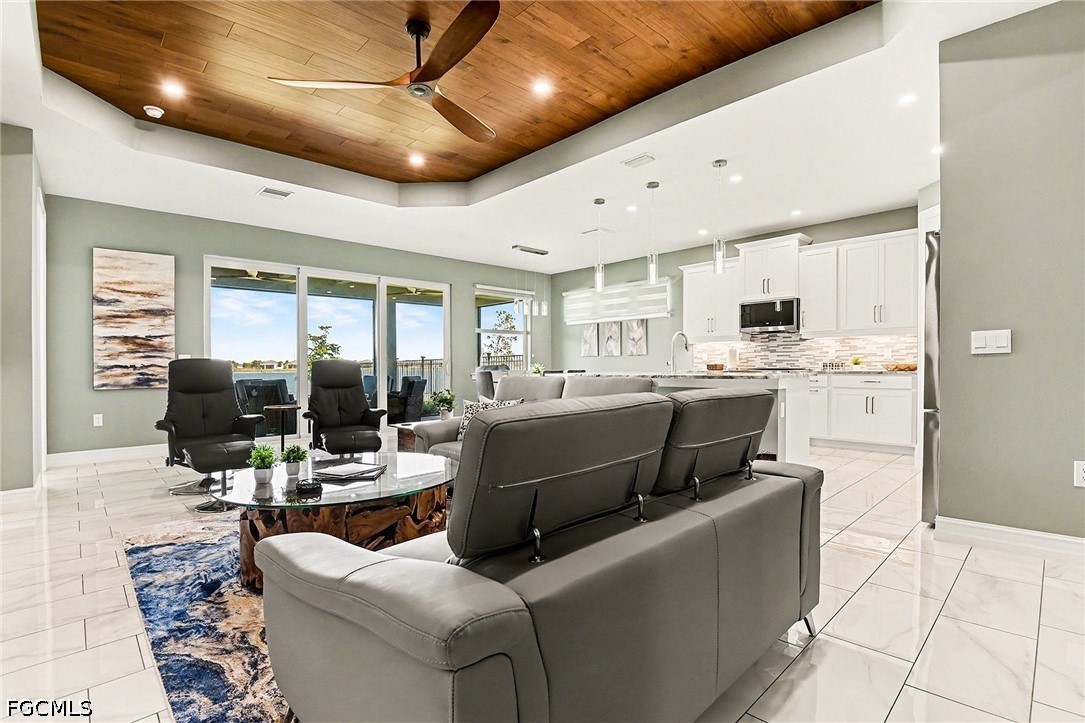 355 Spring Hill Lake Loop Property Photo 6