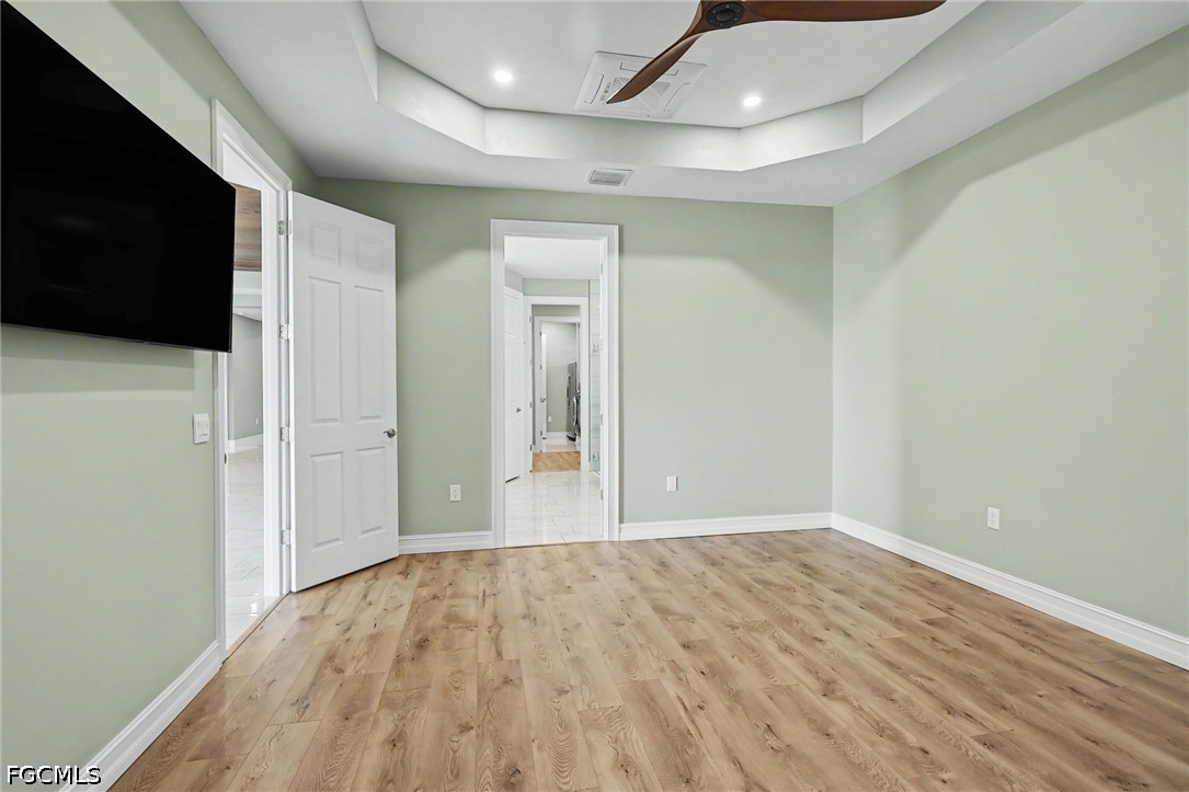355 Spring Hill Lake Loop Property Photo 11
