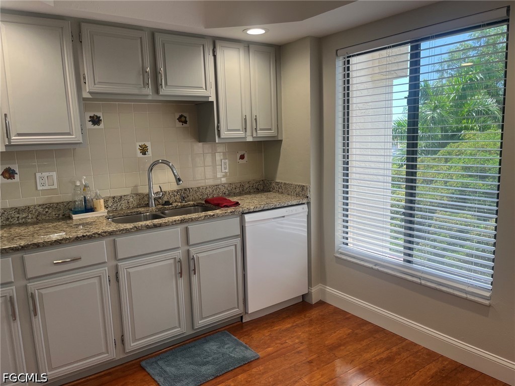 7430 Lake Breeze Dr 505 Property Photo 1