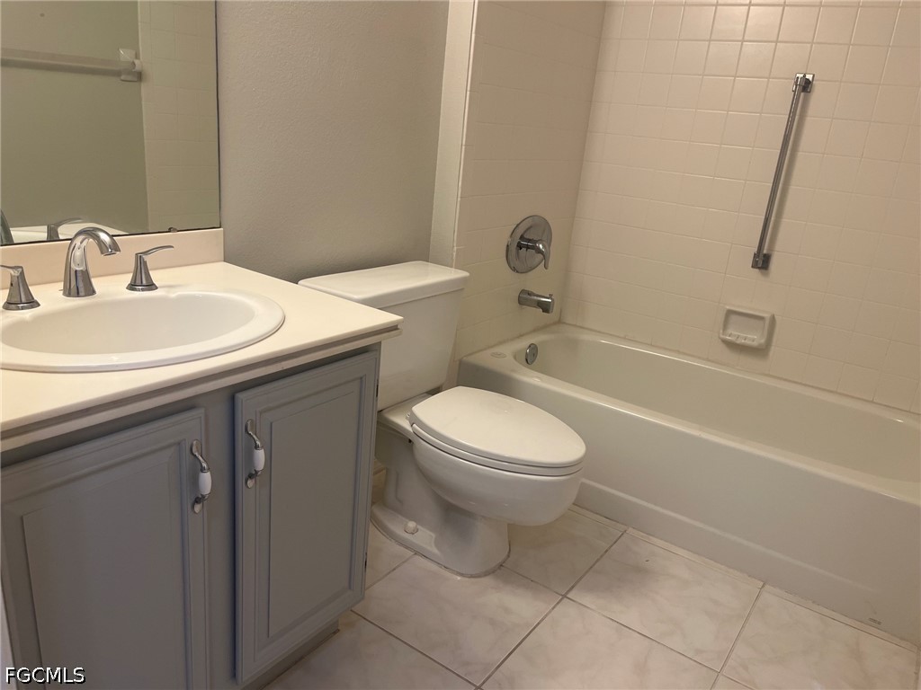 7430 Lake Breeze Dr 505 Property Photo 14