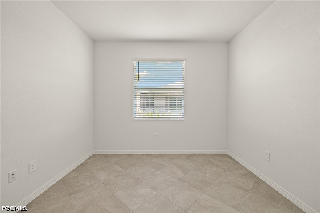 44331 Topmast Ter Property Photo 16
