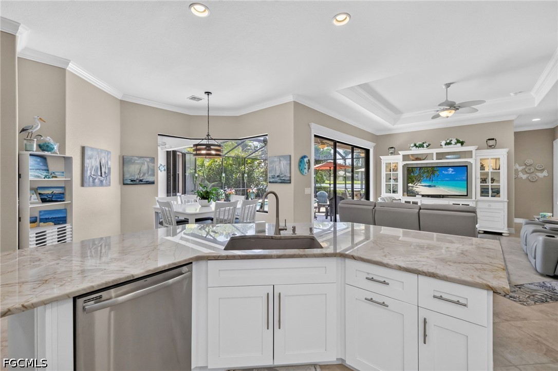 10975 Longwing Dr Property Photo 8