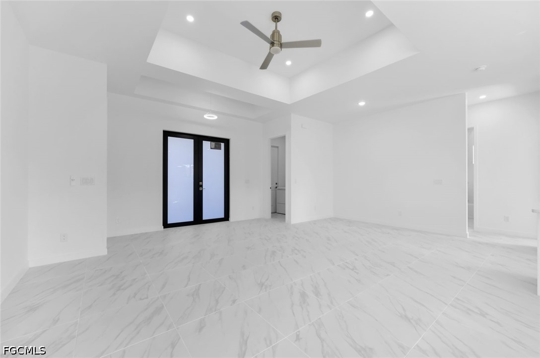 846 Cadis St E Property Photo 4