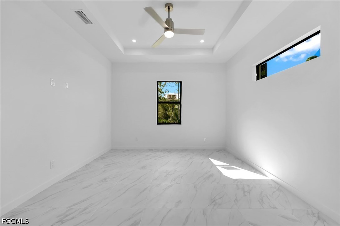 846 Cadis St E Property Photo 12