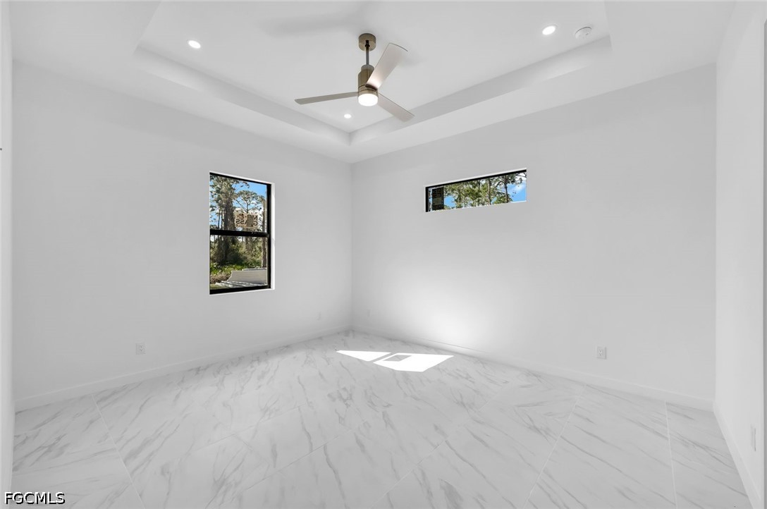 846 Cadis St E Property Photo 14