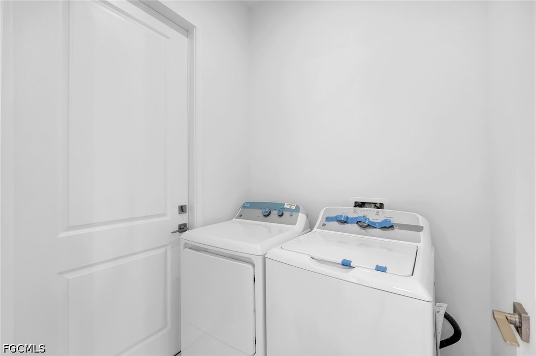 846 Cadis St E Property Photo 21