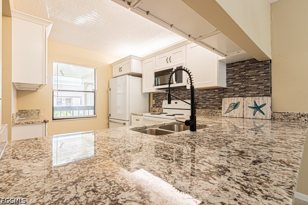 9275 Lake Park Dr 204 Property Photo 5
