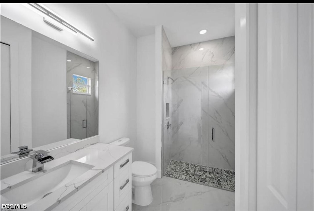 222 Pullman St Property Photo 4