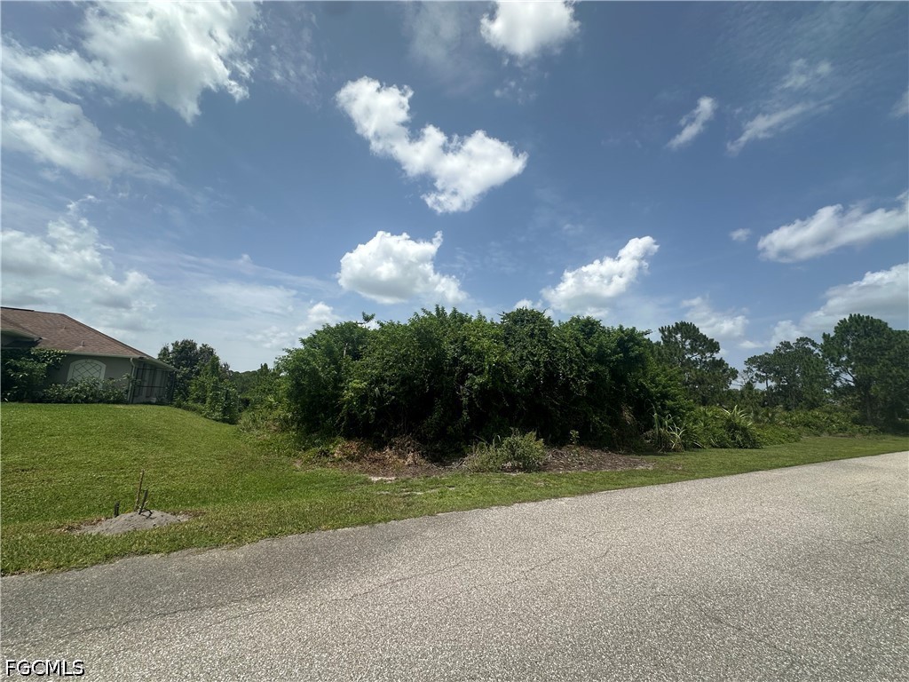 1141 Garibaldi St E Property Photo 6