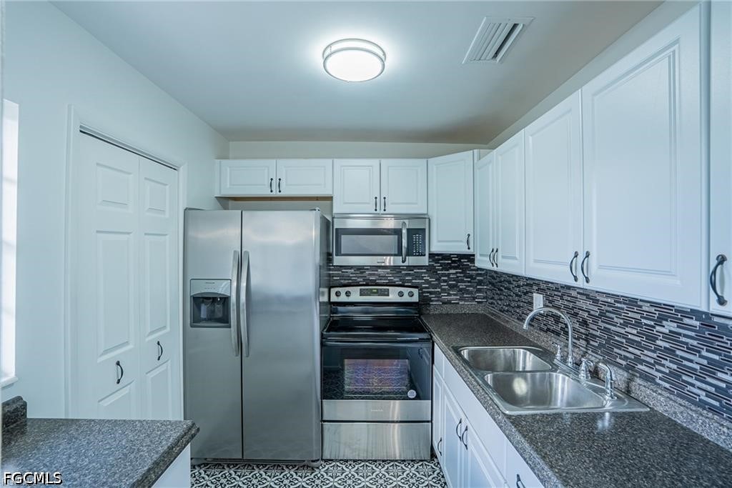 1503 Tropic Ter Property Photo 4