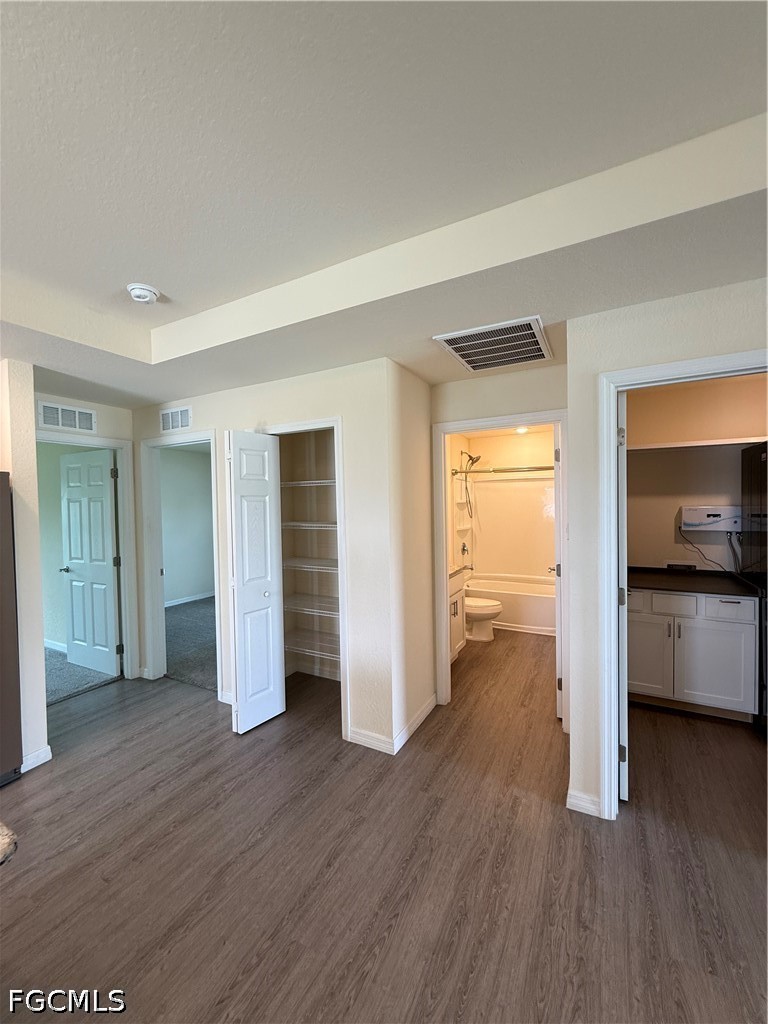 557 Oakshire Ln Property Photo 14