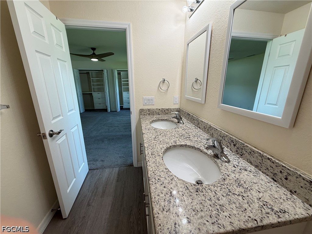 557 Oakshire Ln Property Photo 21