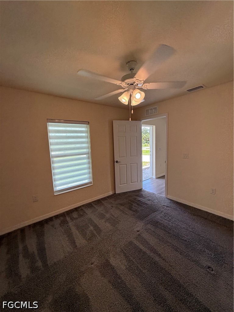 557 Oakshire Ln Property Photo 23