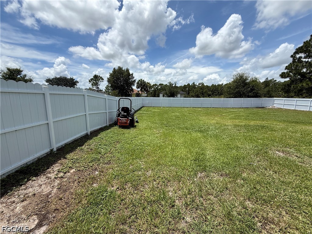 557 Oakshire Ln Property Photo 29