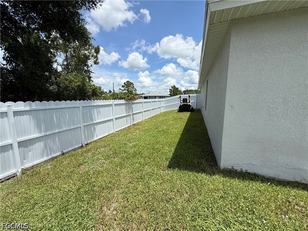 557 Oakshire Ln Property Photo 32