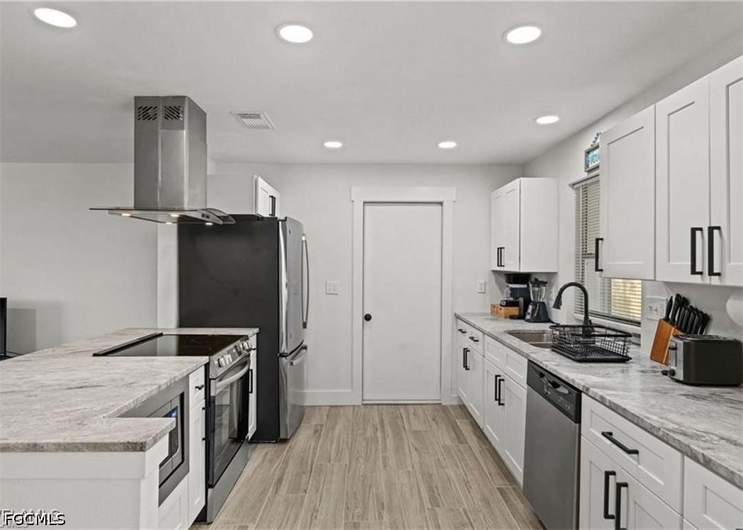 223 Se 45th St Property Photo 4