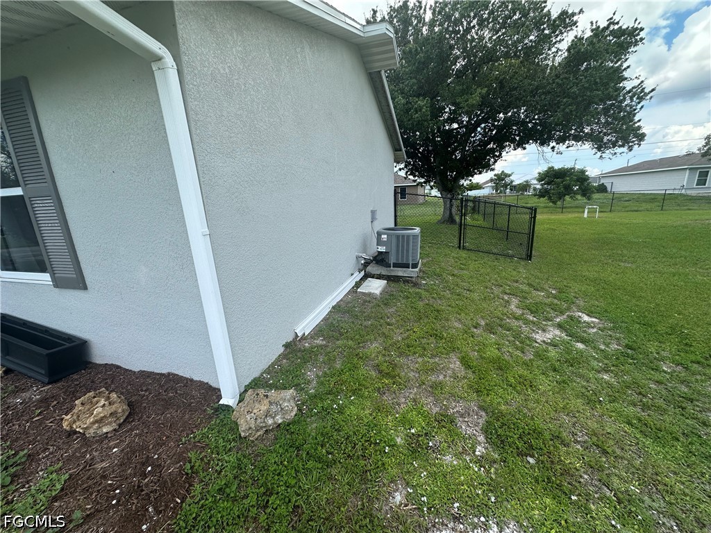 2124 Ne 7th Pl Property Photo 23