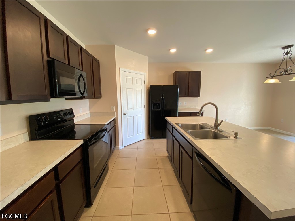 3425 Cancun Ct Property Photo 20