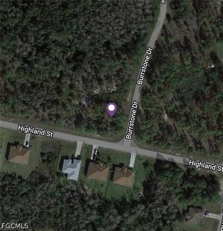 445 Highland St Property Photo 2