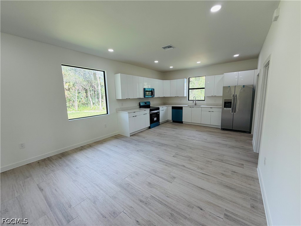 666 Topeka Ct Property Photo 4
