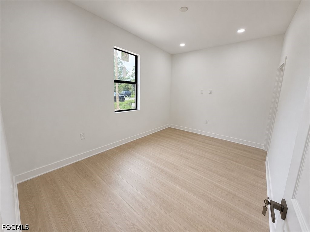 666 Topeka Ct Property Photo 6