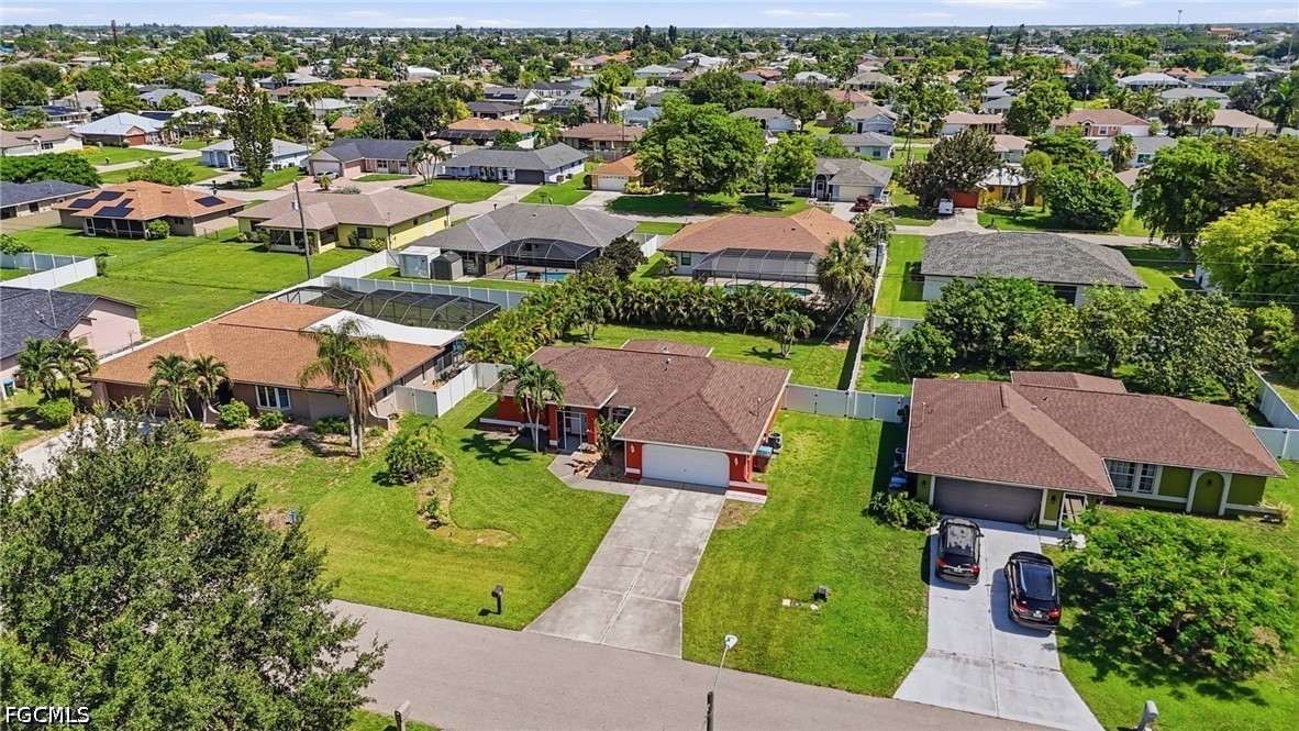 1403 Ne Van Loon Ter Property Photo 8