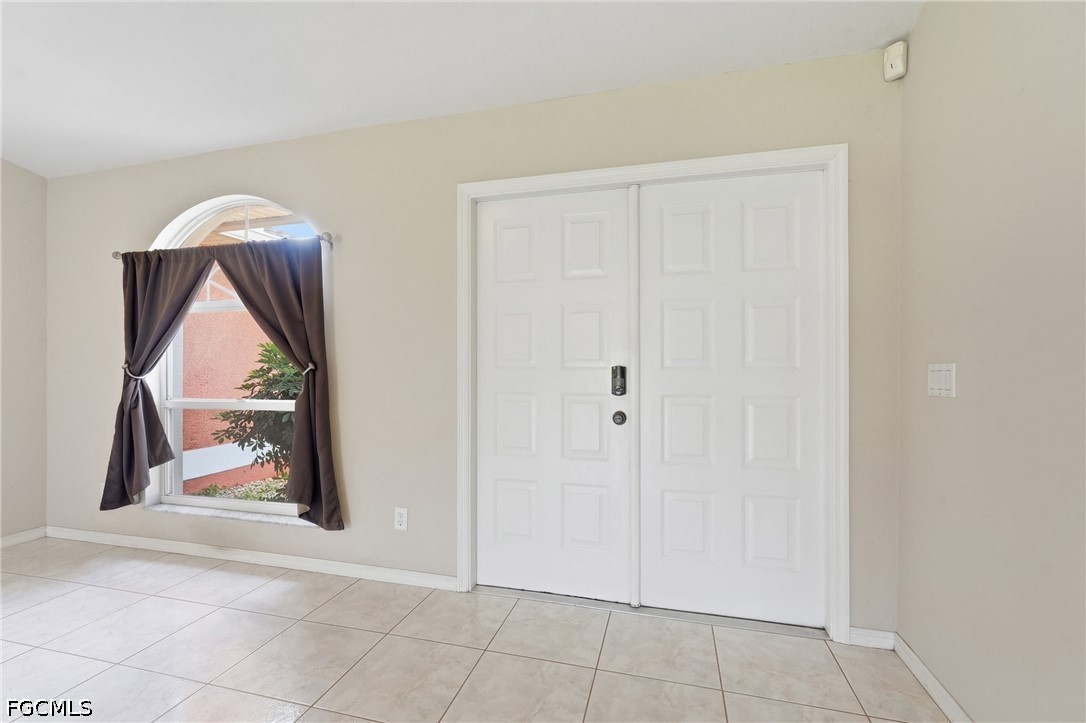 1403 Ne Van Loon Ter Property Photo 13