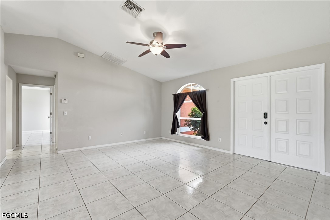 1403 Ne Van Loon Ter Property Photo 14